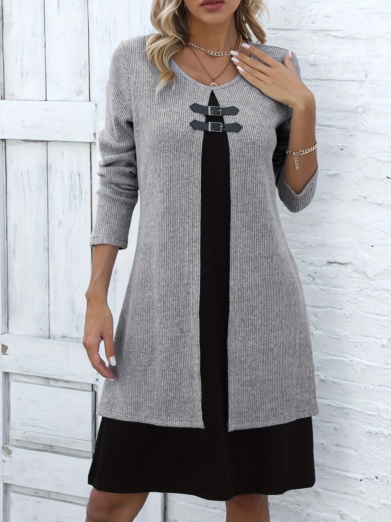 Contrast-color Sweater Dress With Buckle Design - Fashion Round-neck Long-sleeved - A-line Dresses Fall / Winter Women's Clothing