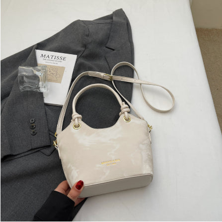 Korean-style Chic Commuter Tote Bag For Women Casual Versatile And Stylish Crossbody Design