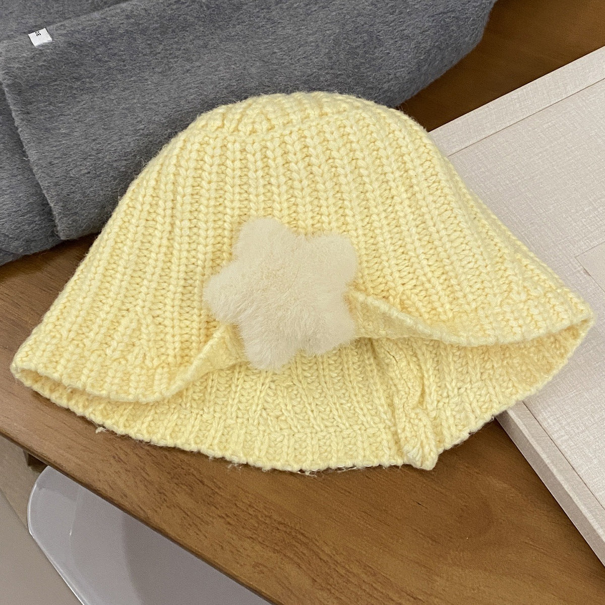 Korean-style Cute Plush Star Knitted Bucket Hat