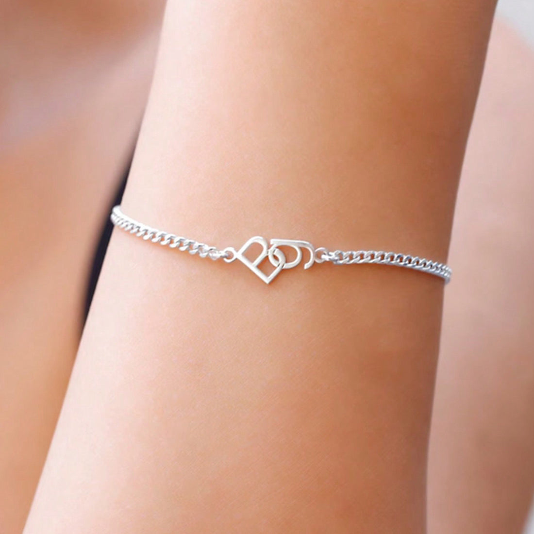 The Letter Bracelet Can Be Customized With Two English Letters.