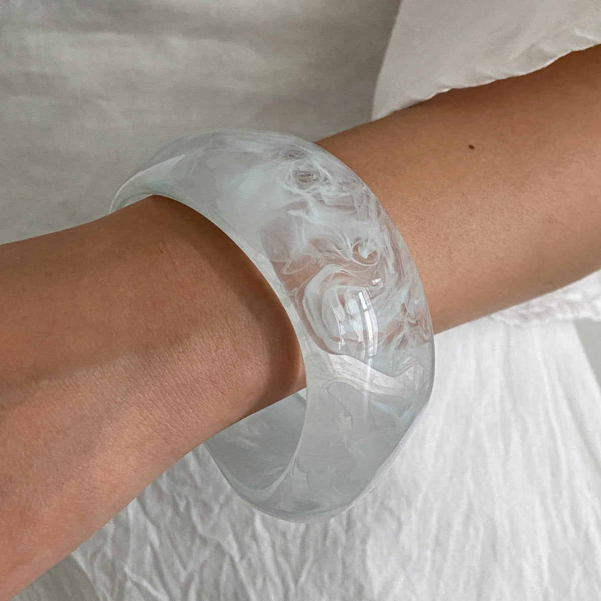 Dramatic Irregular Resin Bracelet For Women Dopamine Style