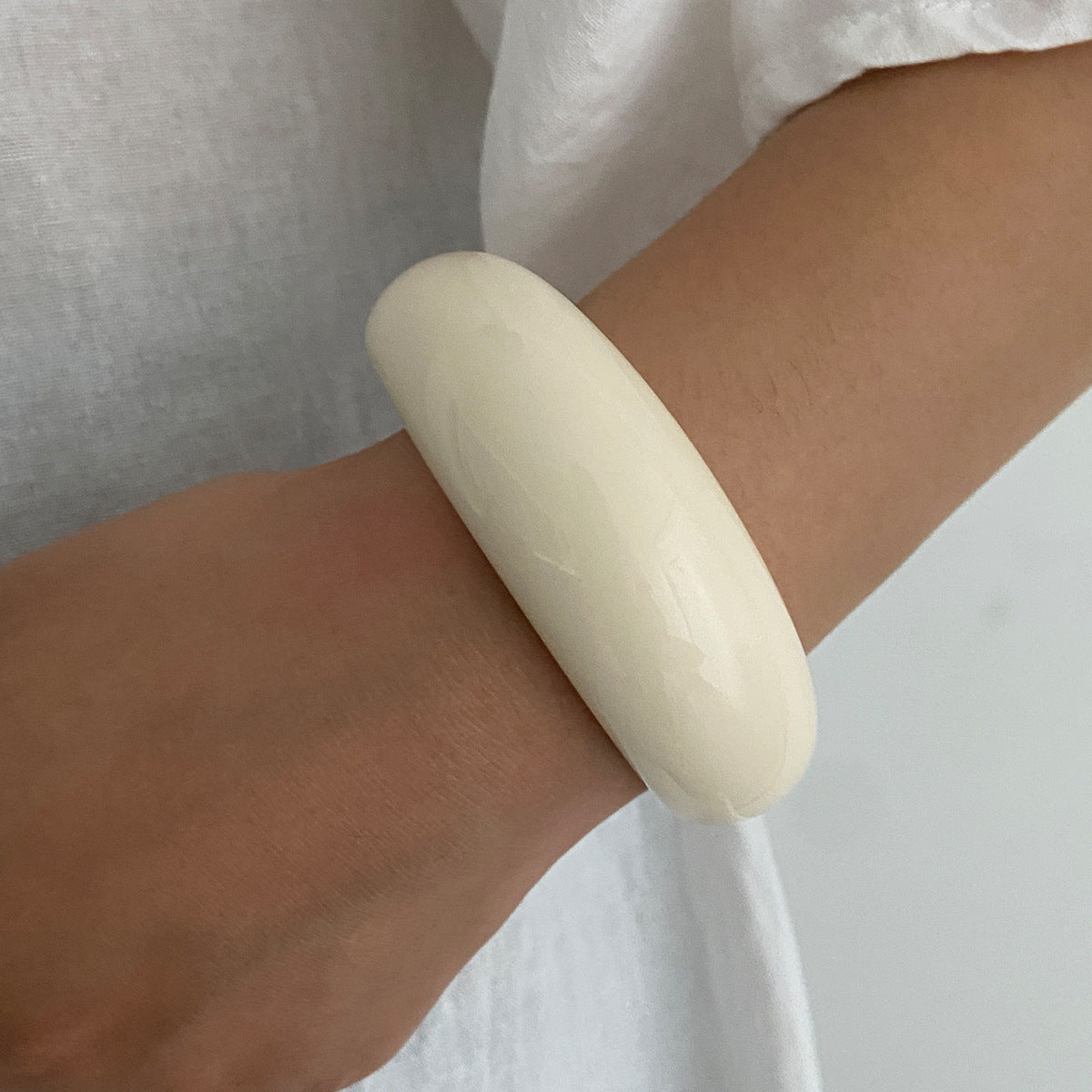 Exaggerated Resin-dyed Wide Bracelet