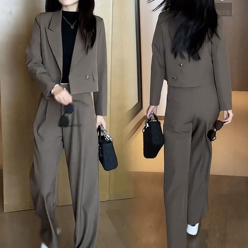 Wear A Set Of Chic Chanel-style Suit Women