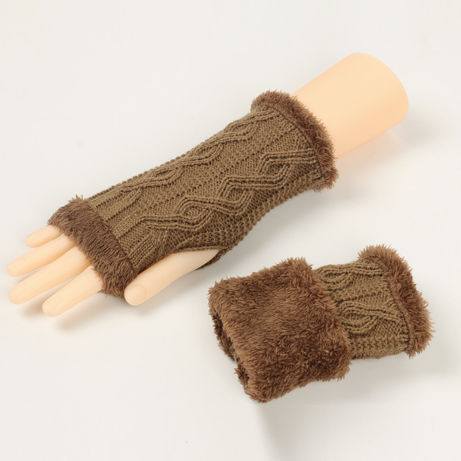 Rhombus Short Knitted Plus Fluff Thick Gloves