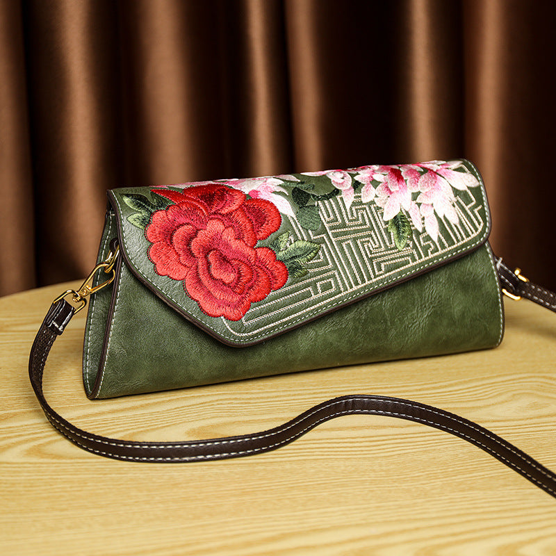Chinese-style Shoulder Bag With A Rich Opulent Floral Design